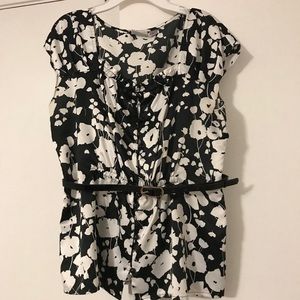 2/$15 -Women’s cap sleeve top